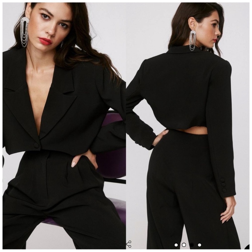NWT Nasty Gal Power Through cropped black blazer padded shoulders sz 2